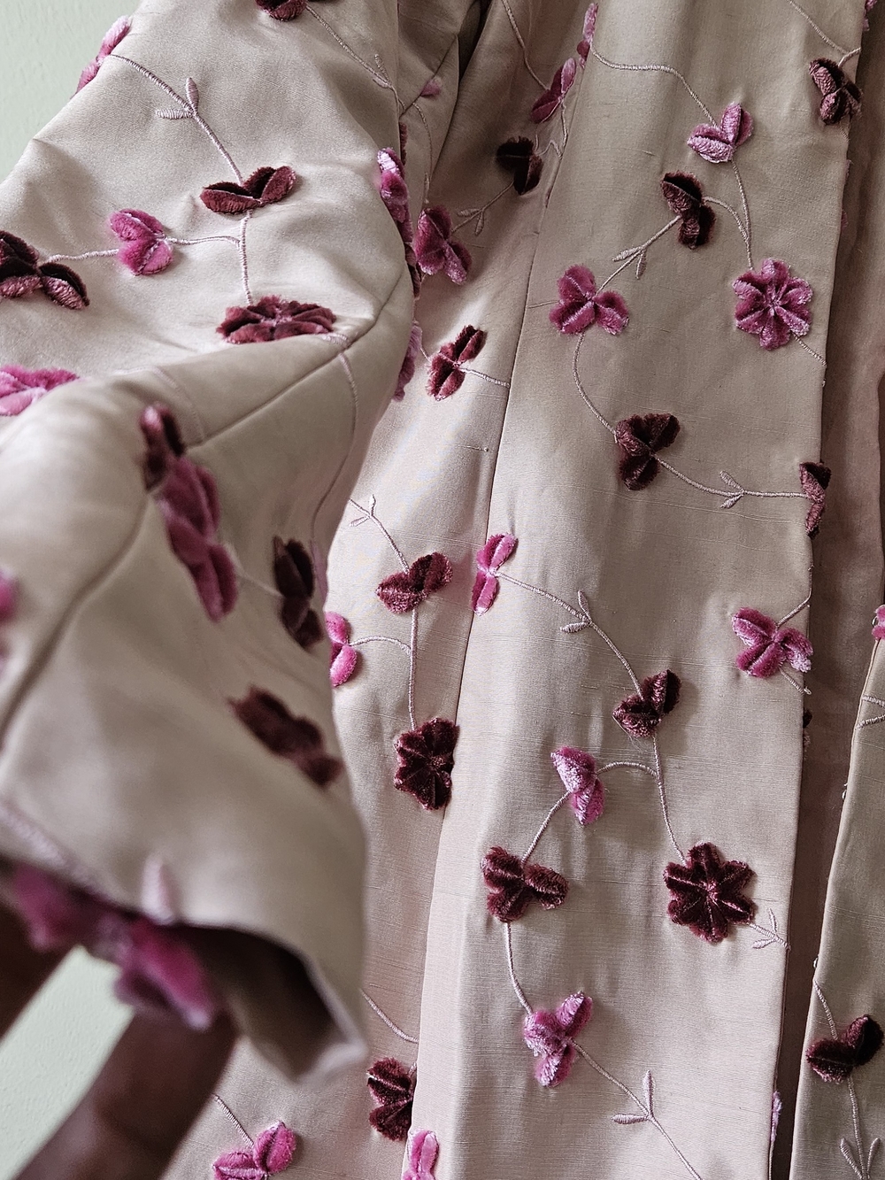 Pink Embroidered Floral Robe - Picture 3 of 7